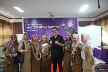 Motivational Training Oleh DR. Rizaldi Putra, MBA 2