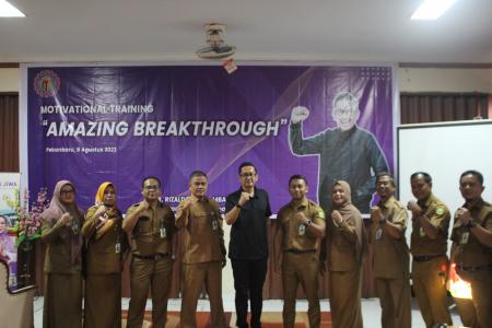 Motivational Training Oleh DR. Rizaldi Putra, MBA 1